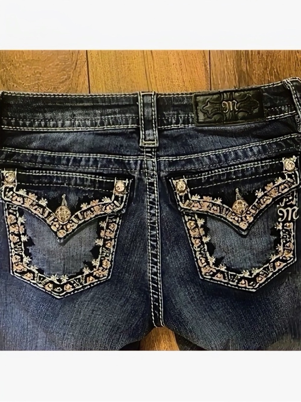 Gorgeous Vintage Miss Me Signature Boot Jeans Embellished Floral Pkts 34” Inseam